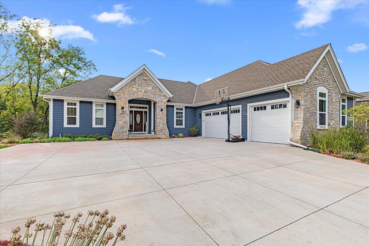 W225N7609 Woodland Creek, Sussex, WI 53089