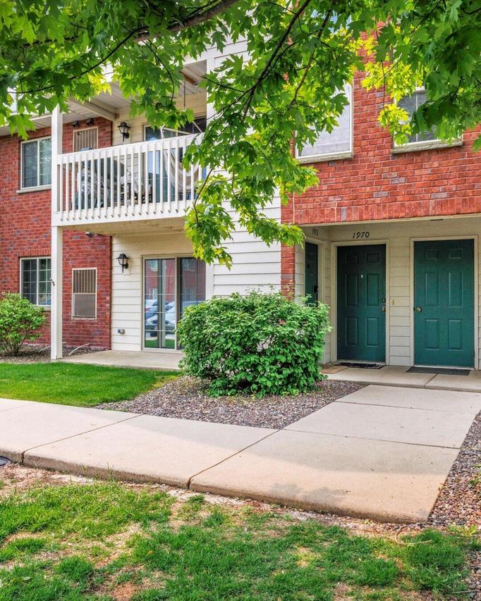 1972 Parknoll Ln, Port Washington, WI 53074