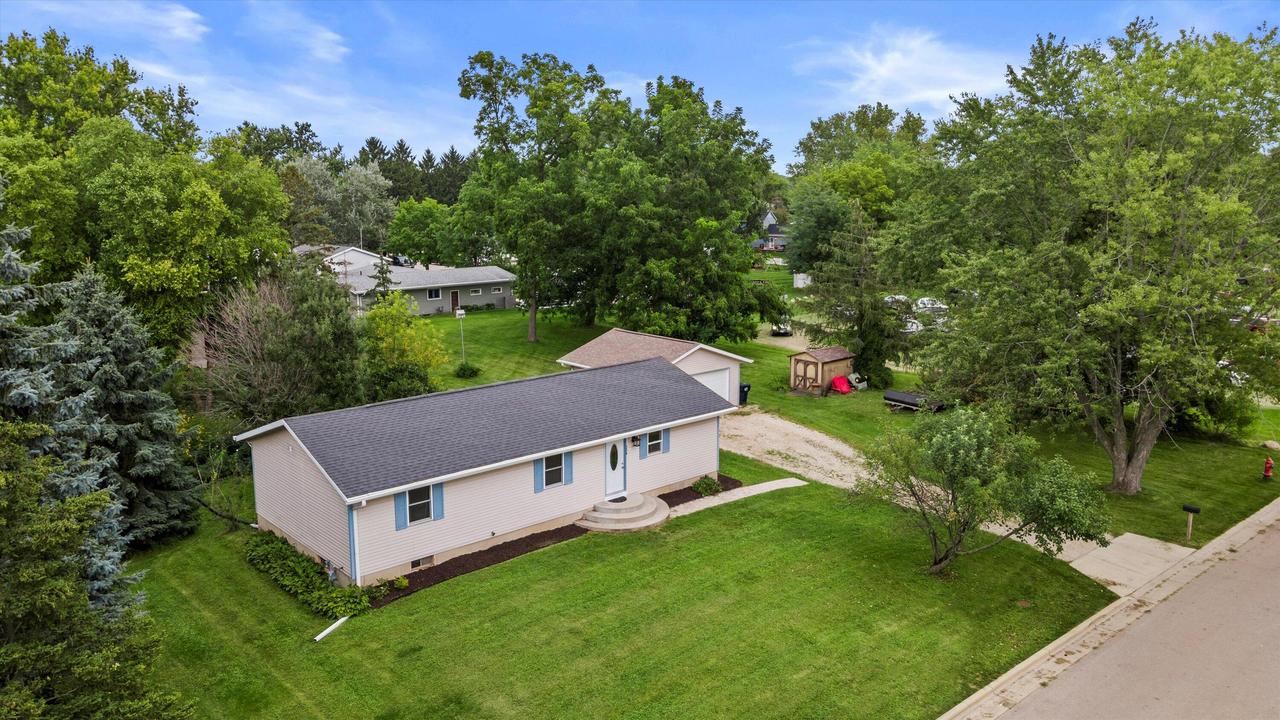 208 E Page St, Elkhorn, WI 53121