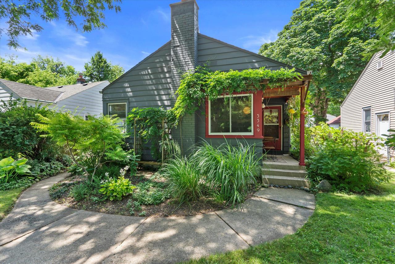 3349 S Pine Ave, Milwaukee, WI 53207