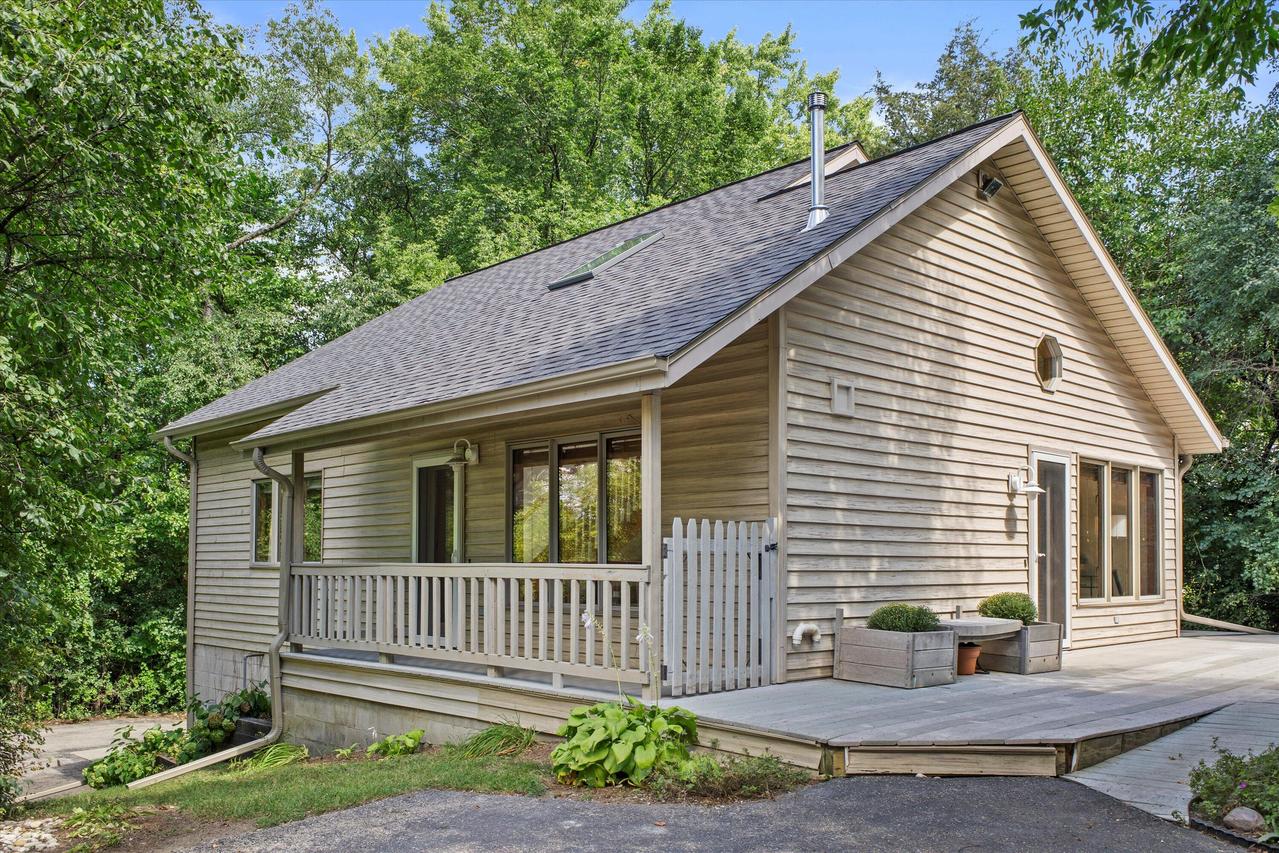 W354N5252 River Rd, Oconomowoc, WI 53066