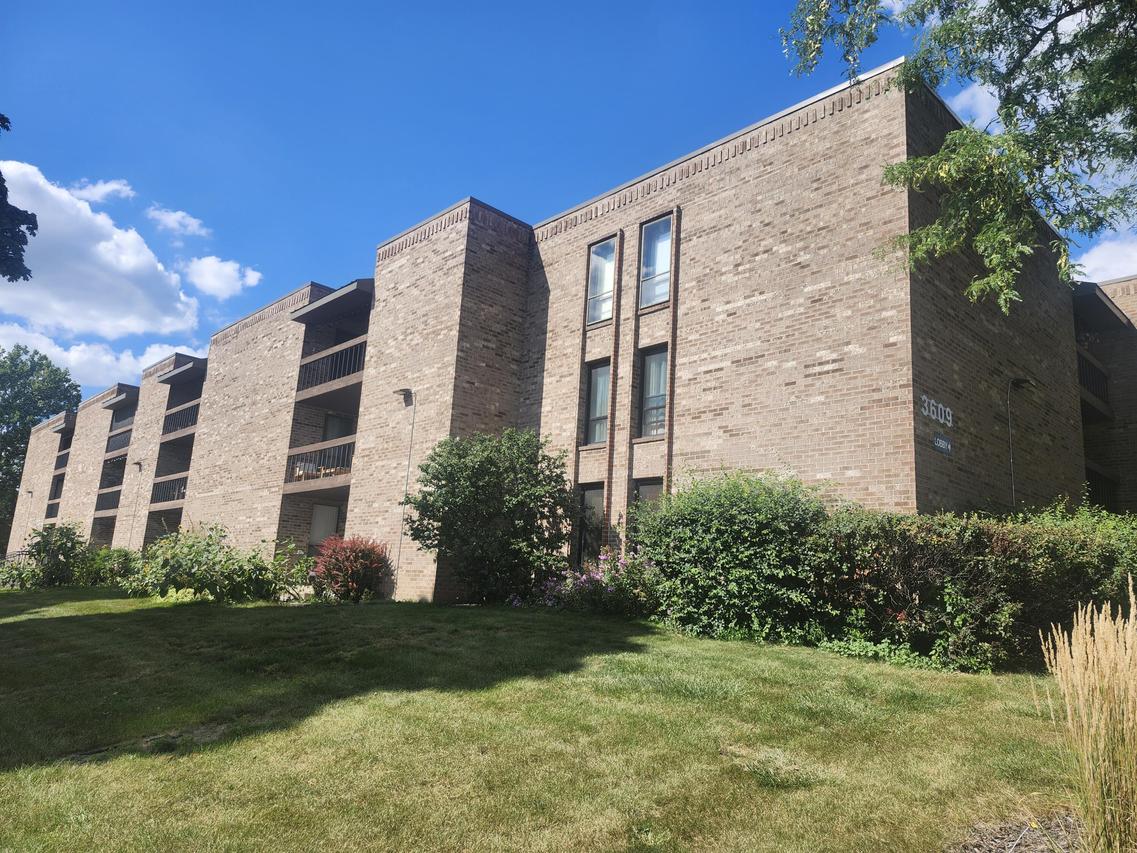 3609 N Tucker Pl #108, Milwaukee, WI 53222