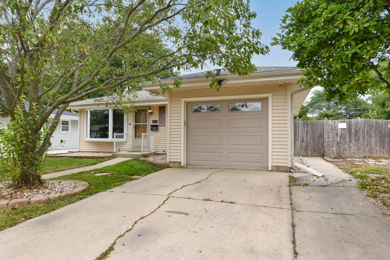 2808 Fleetwood Dr, Racine, WI 53403