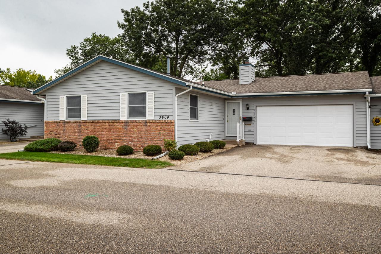 3464 Woodbridge Ct #10, La Crosse, WI 54601