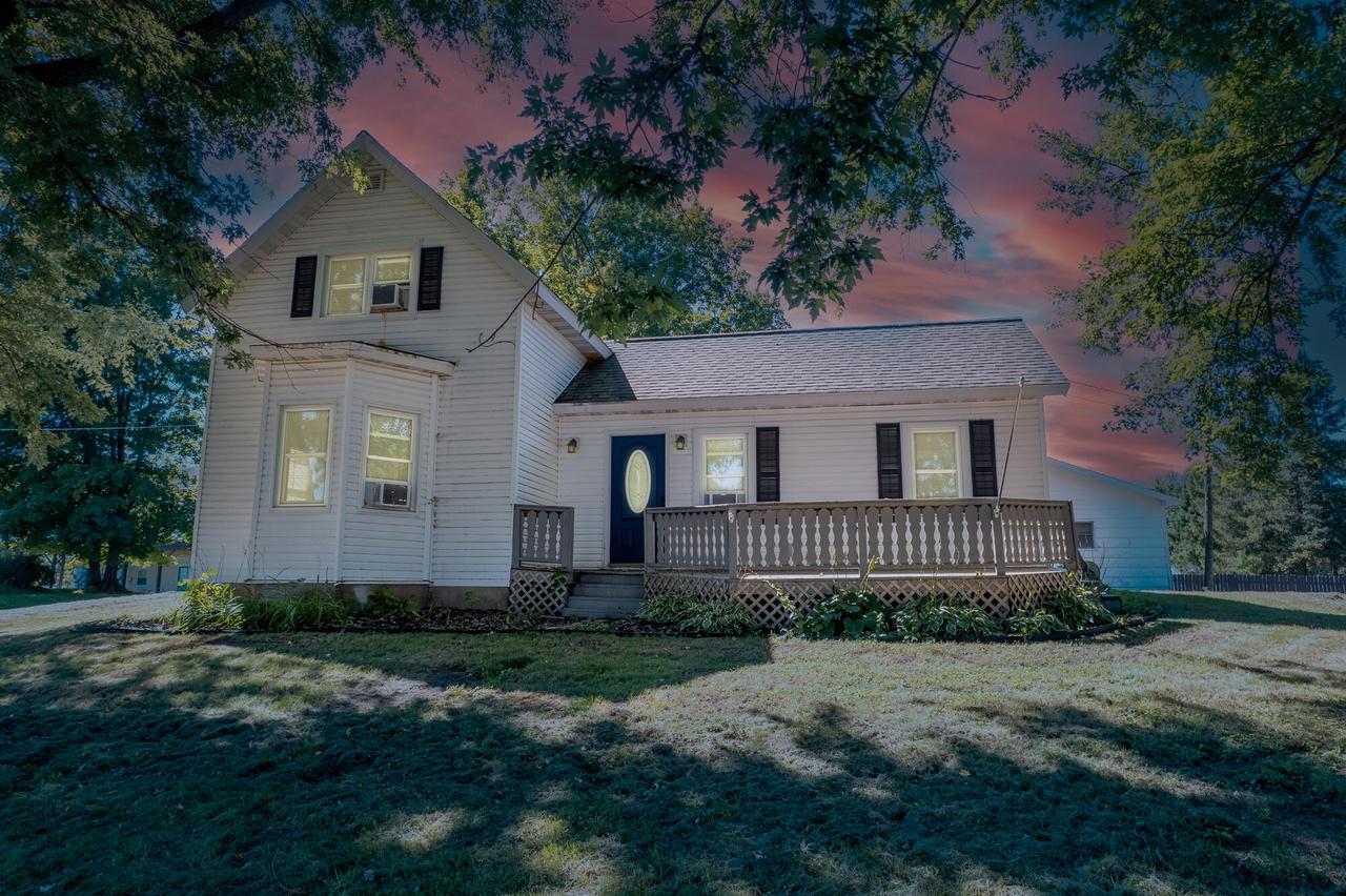 418 Walnut St, Baraboo, WI 53913