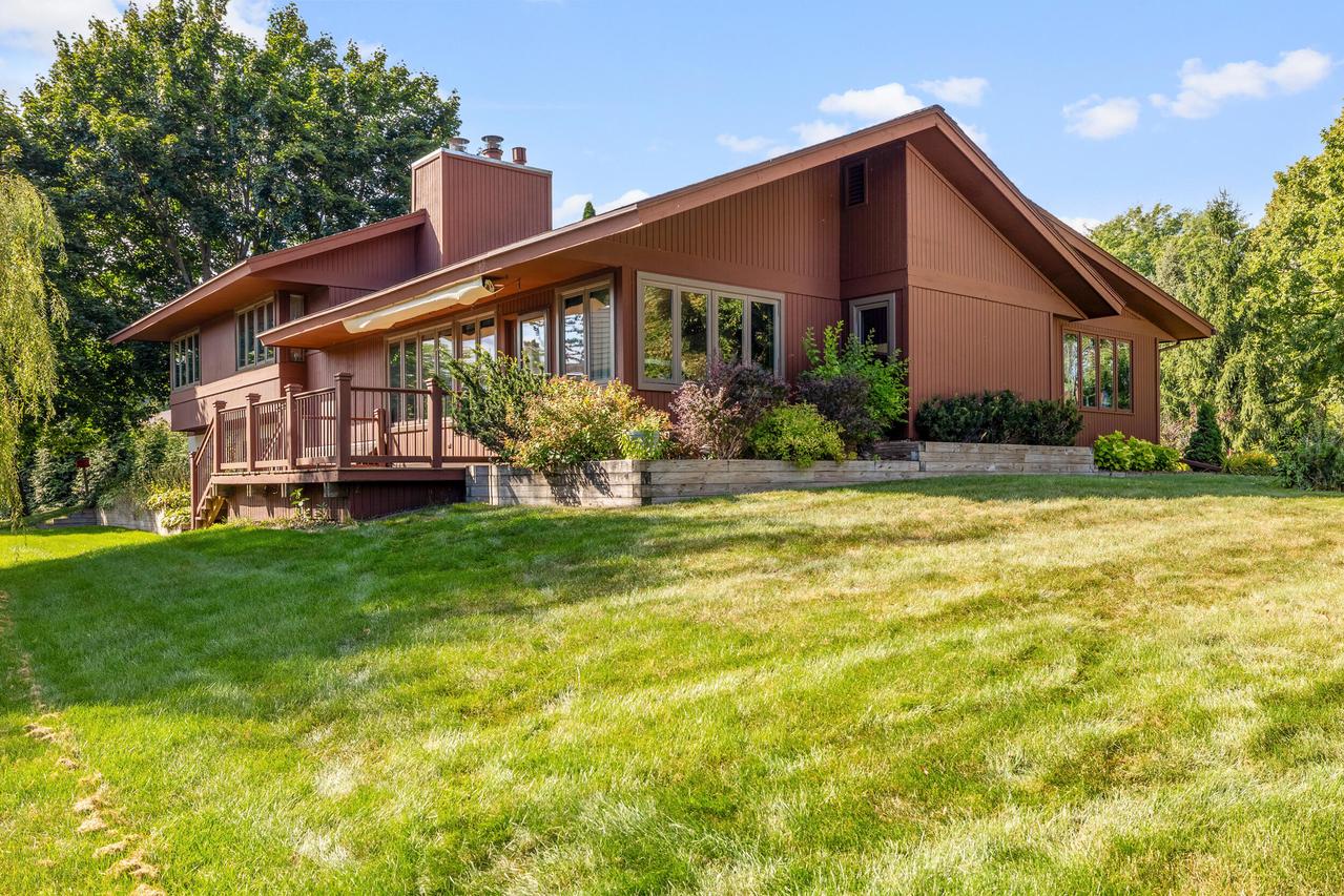 817 Linden Rd, Kohler, WI 53044
