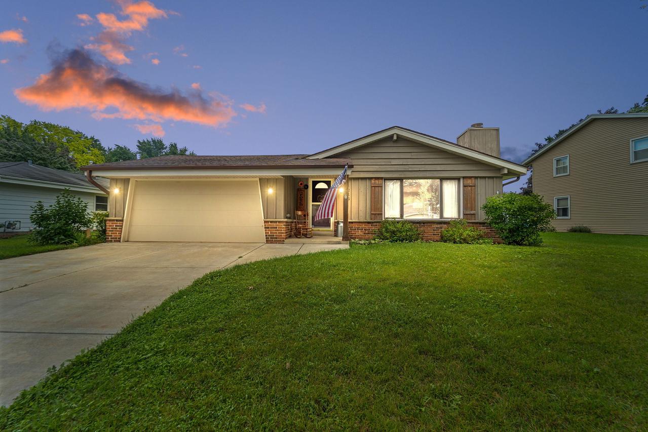 1215 River Park, Mukwonago, WI 53149