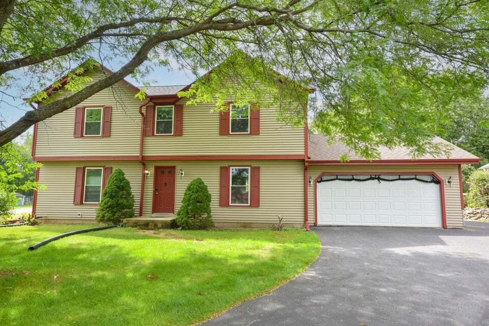 921 S Main St, Saukville, WI 53080