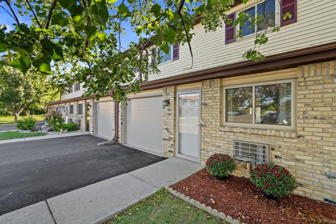 1145 Vogt Dr #9, West Bend, WI 53095
