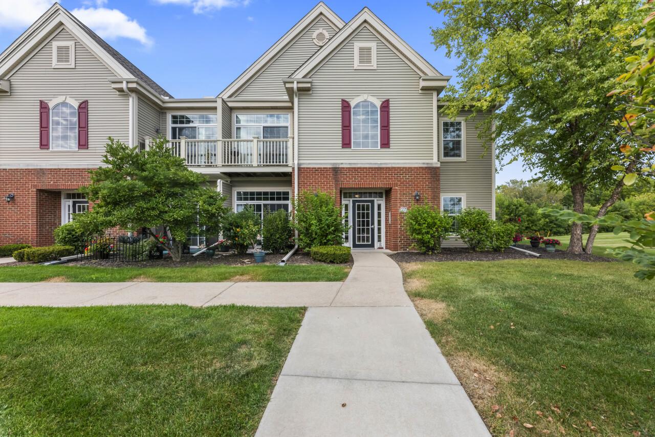 W206N16743 Blackberry Cir #1627, Jackson, WI 53037