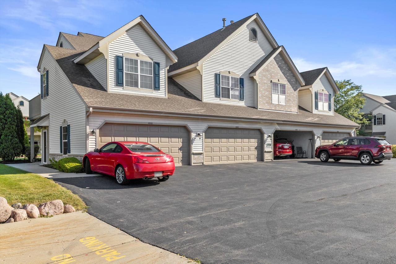 1054 Stratford Ct #101, Mount Pleasant, WI 53406