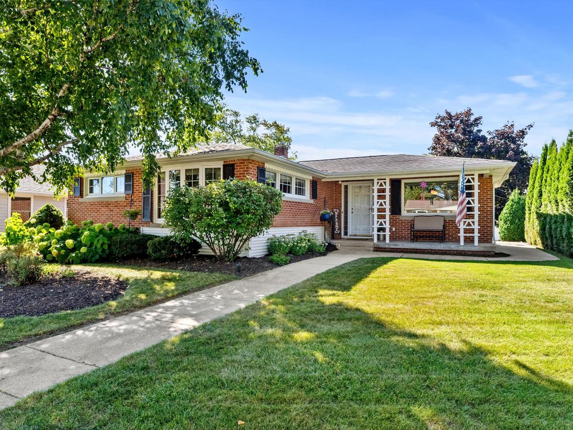 411 Richmond Ave, Sheboygan Falls, WI 53085