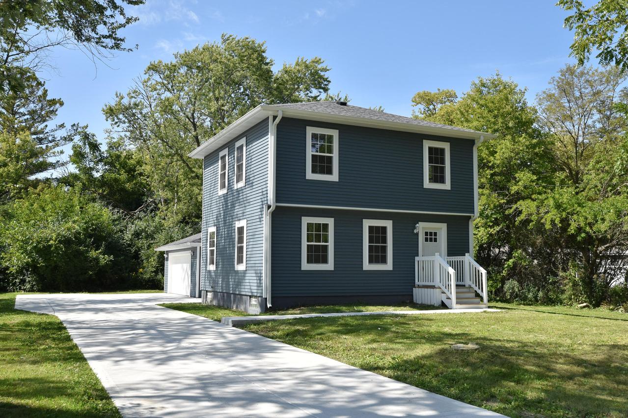 8031 N 44th St, Brown Deer, WI 53223