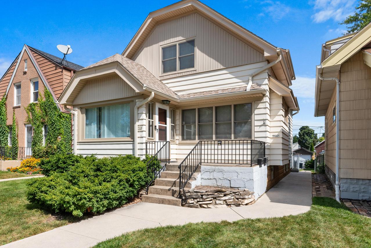 964 S 61st St #A, West Allis, WI 53214