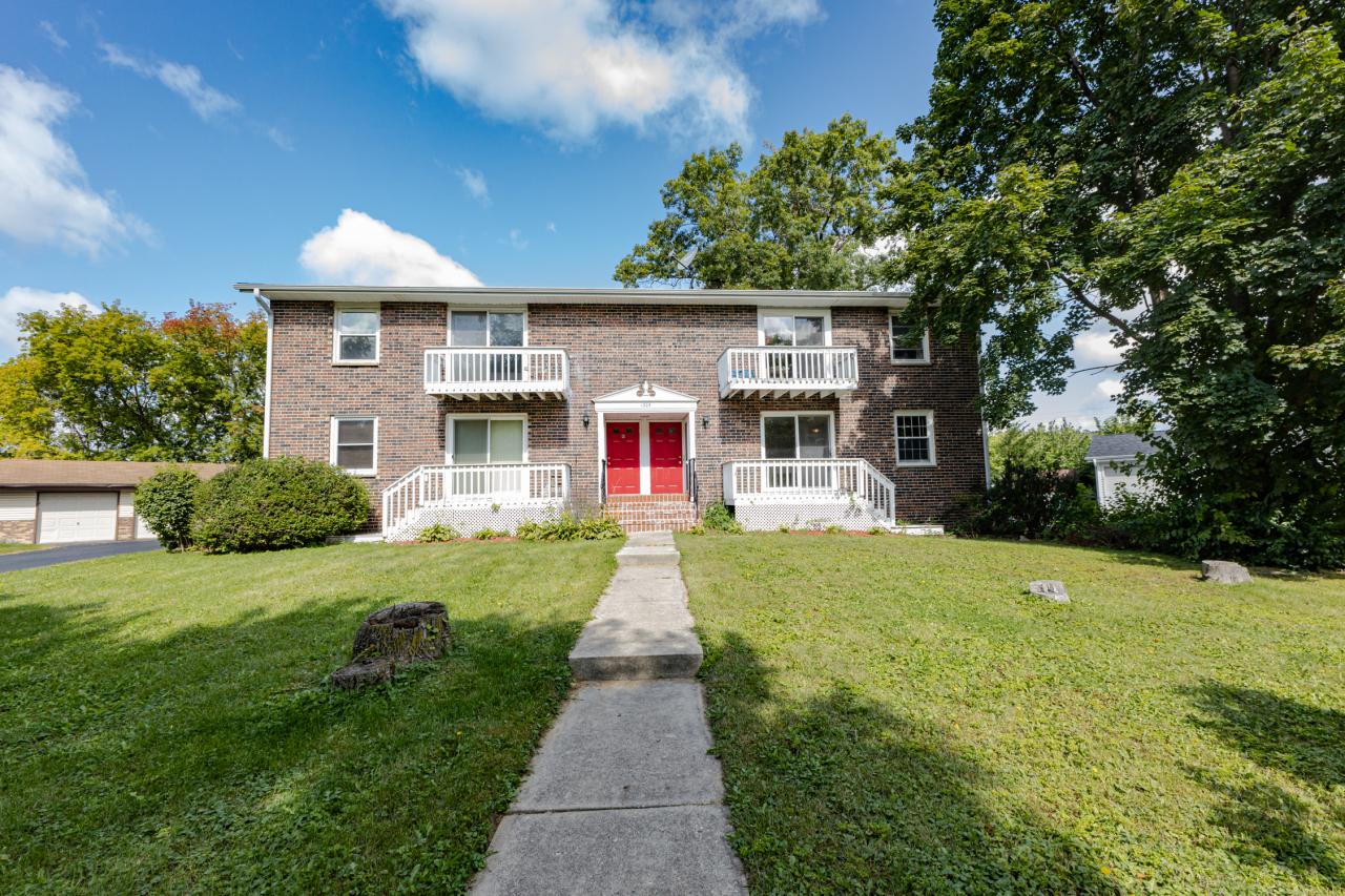1305 Camden Way #D, Waukesha, WI 53186