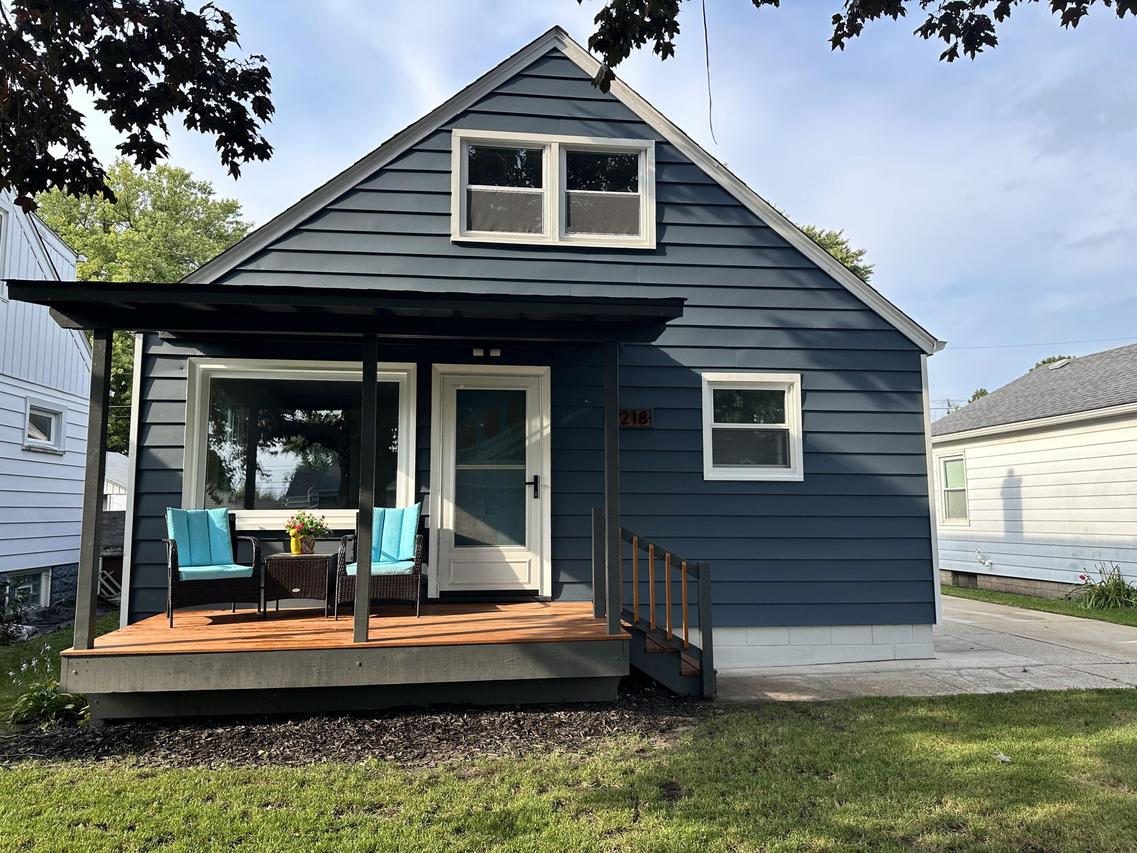 1218 Kenilworth Ave, Mount Pleasant, WI 53403