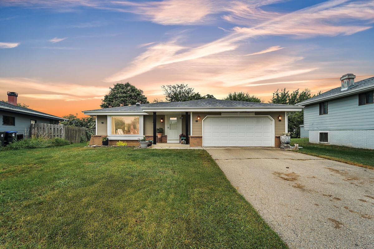 1738 Wiese Ln, Mount Pleasant, WI 53406