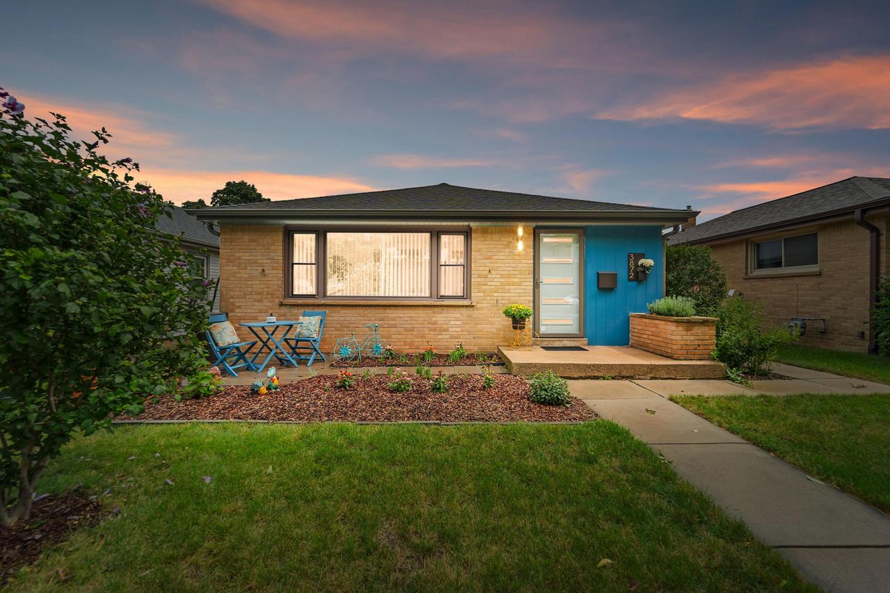 3872 N 82nd St, Milwaukee, WI 53222
