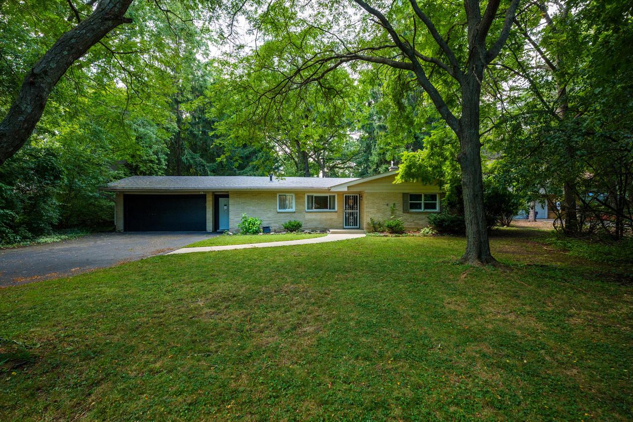 3214 Southwood Dr, Mount Pleasant, WI 53406