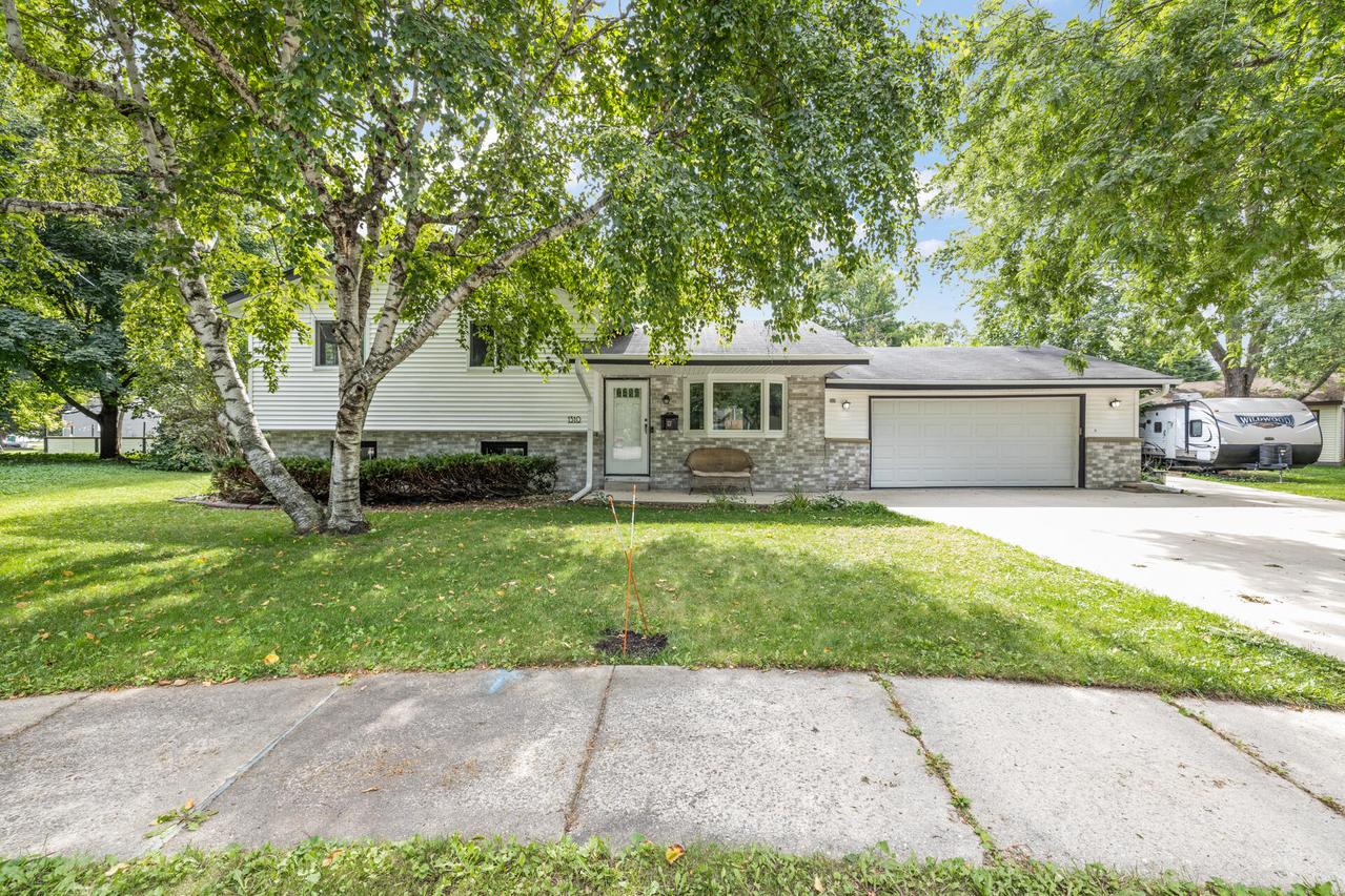 1310 Glen Ct, West Bend, WI 53090