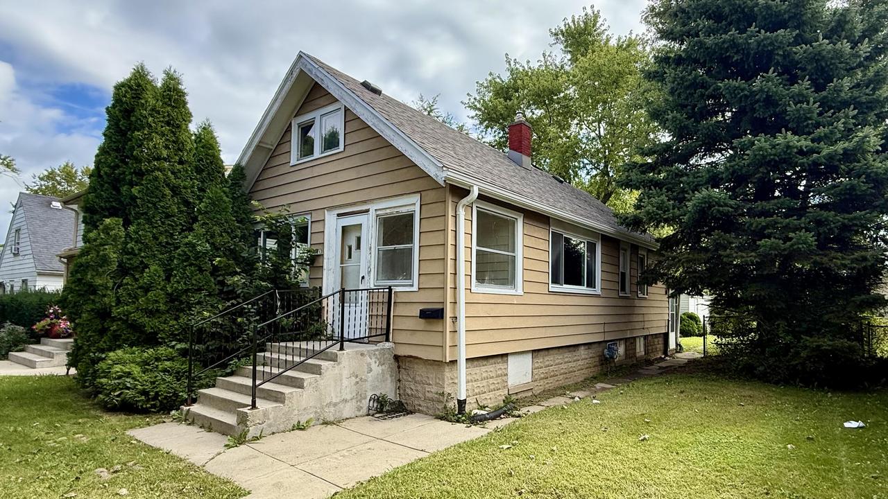 4828 N 25th St, Milwaukee, WI 53209