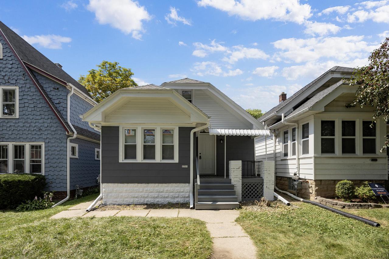 1711 S 85th St, West Allis, WI 53214