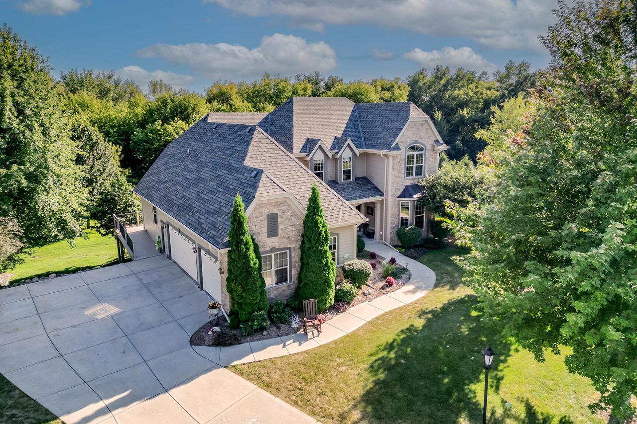 W244N5606 Quail Run, Sussex, WI 53089