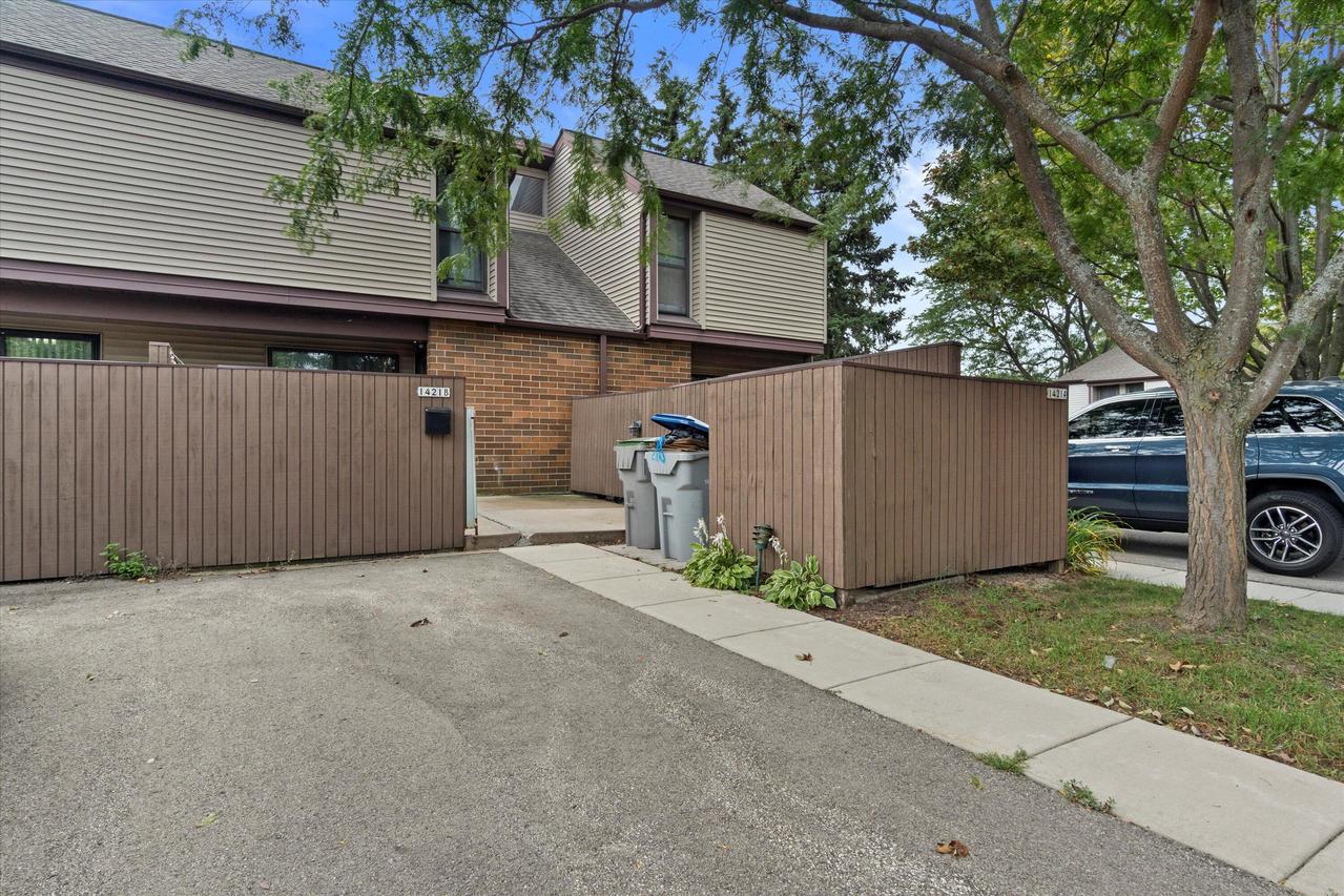 1421 W Edgerton Ave #B, Milwaukee, WI 53221