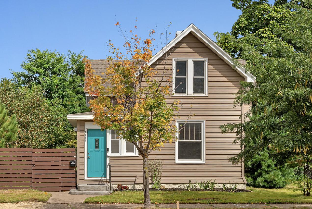 1447 Green Bay St, La Crosse, WI 54601