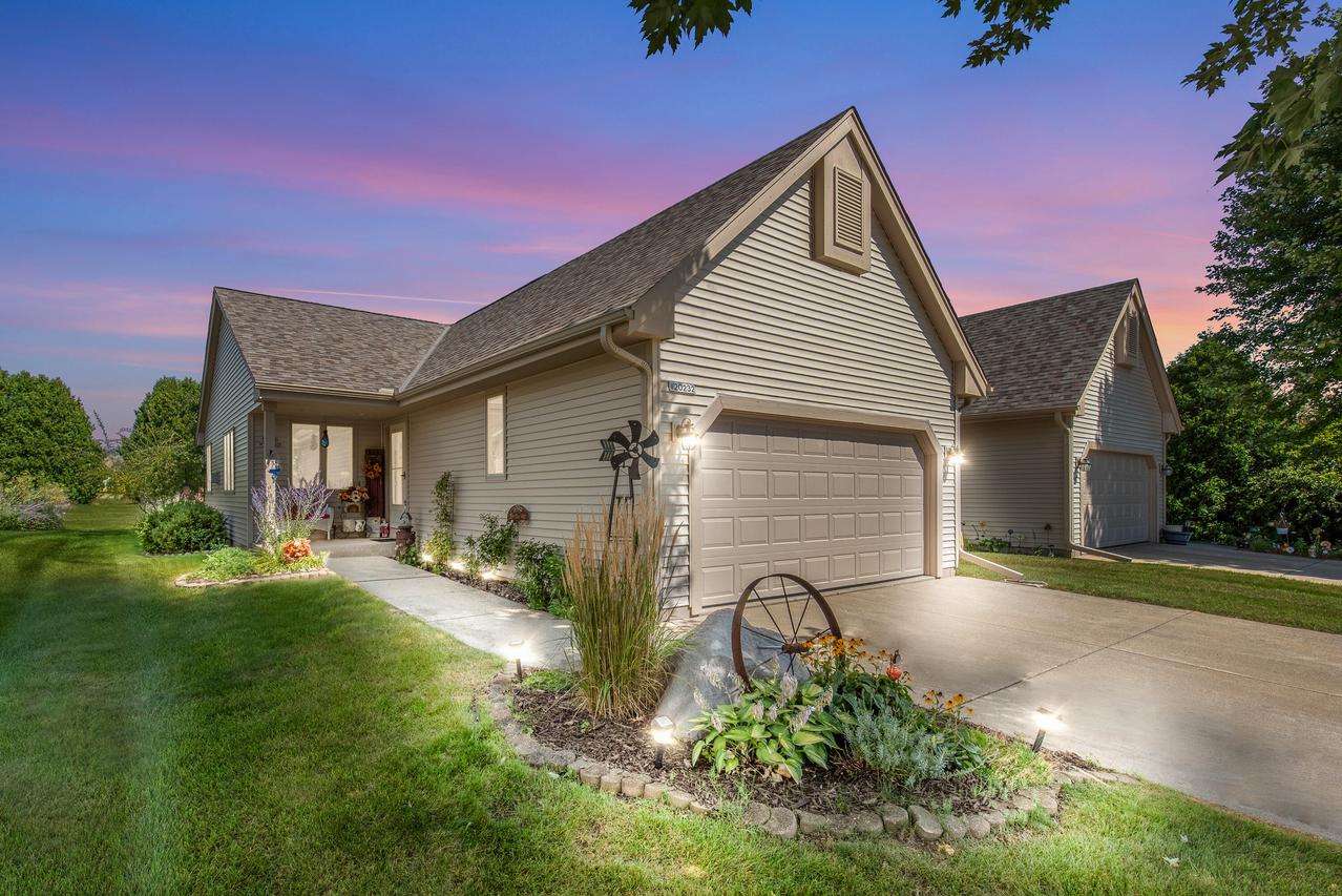 N162W20232 Butternut Ln, Jackson, WI 53037