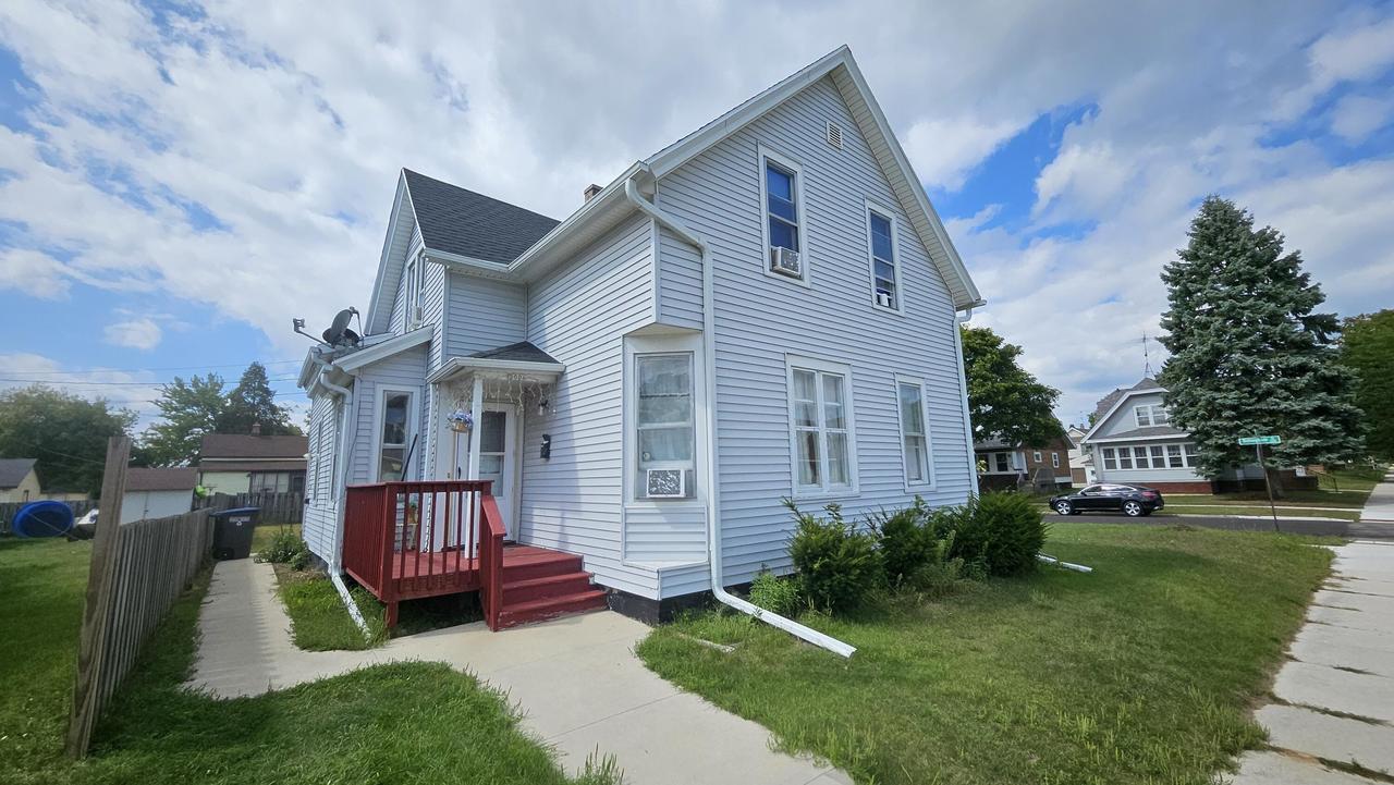 2006 S 11th St #2006A, Sheboygan, WI 53081