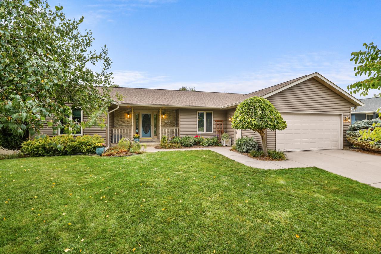 1926 Independence Ave, Holmen, WI 54636