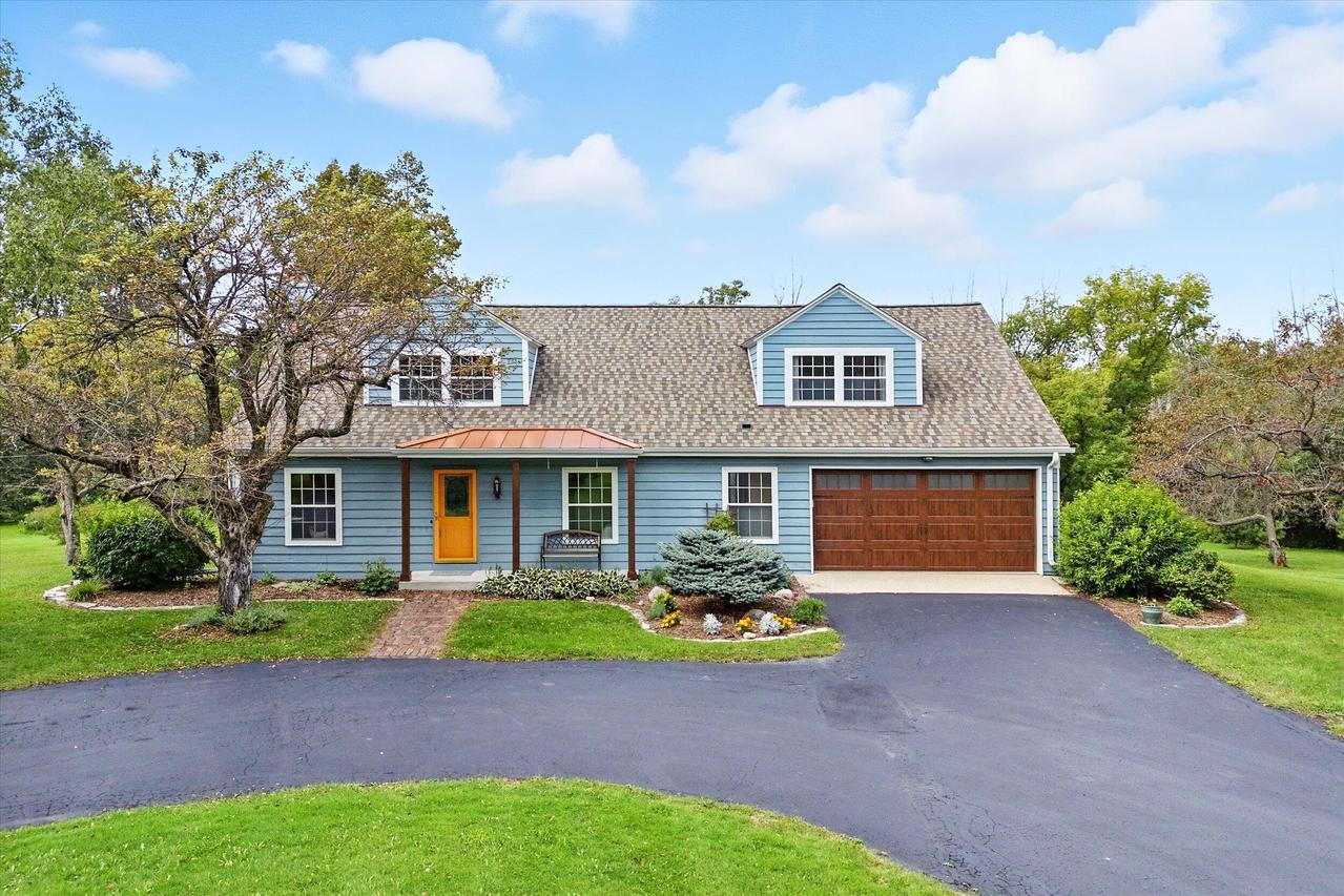 11065 N Pebble Ln, Mequon, WI 53092