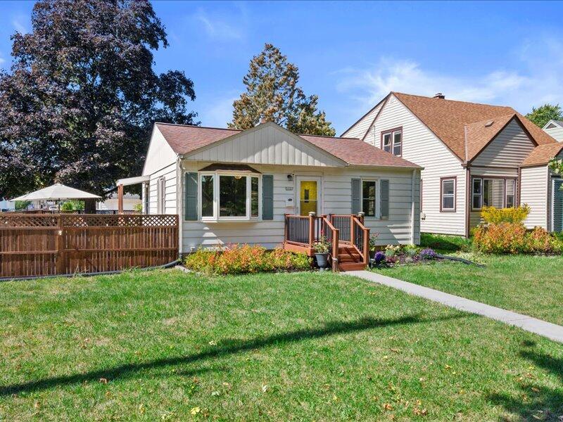3121 N 87th St, Milwaukee, WI 53222