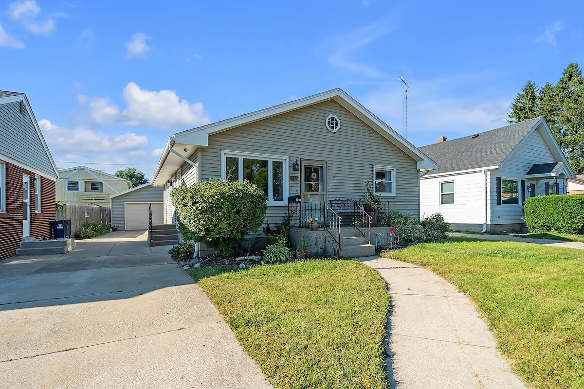 1417 South St, Racine, WI 53402
