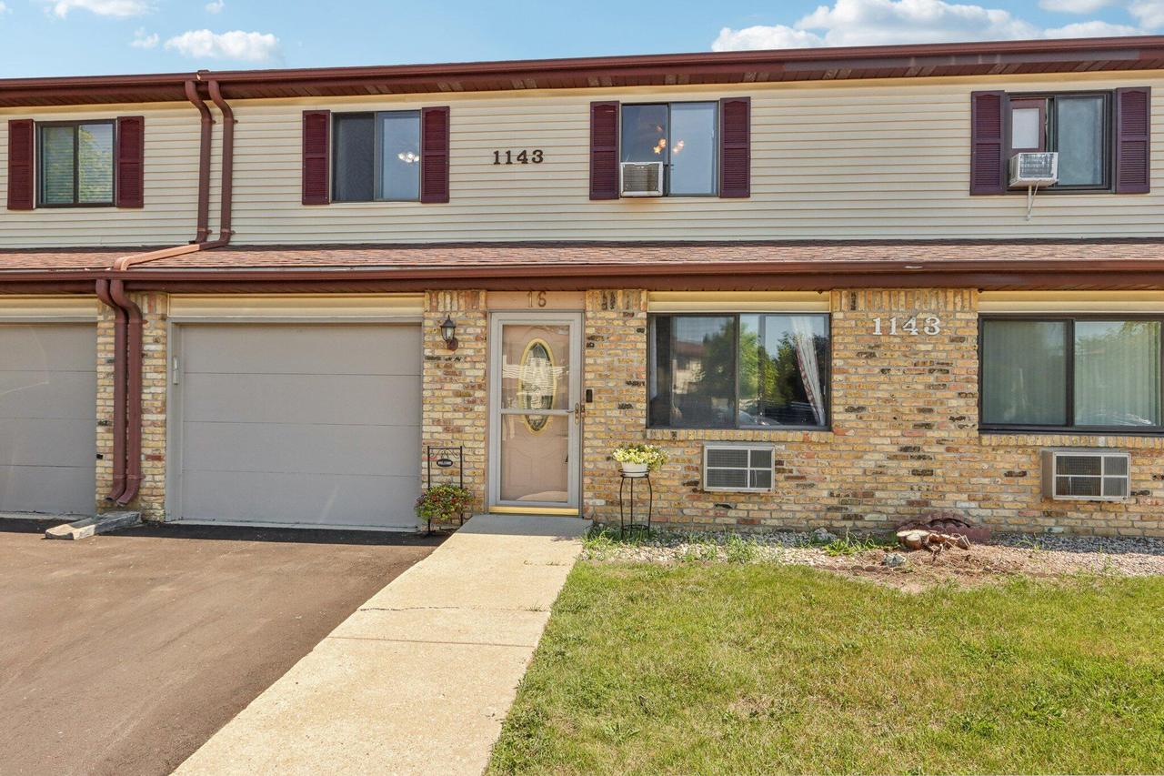 1143 Vogt Dr #16, West Bend, WI 53095