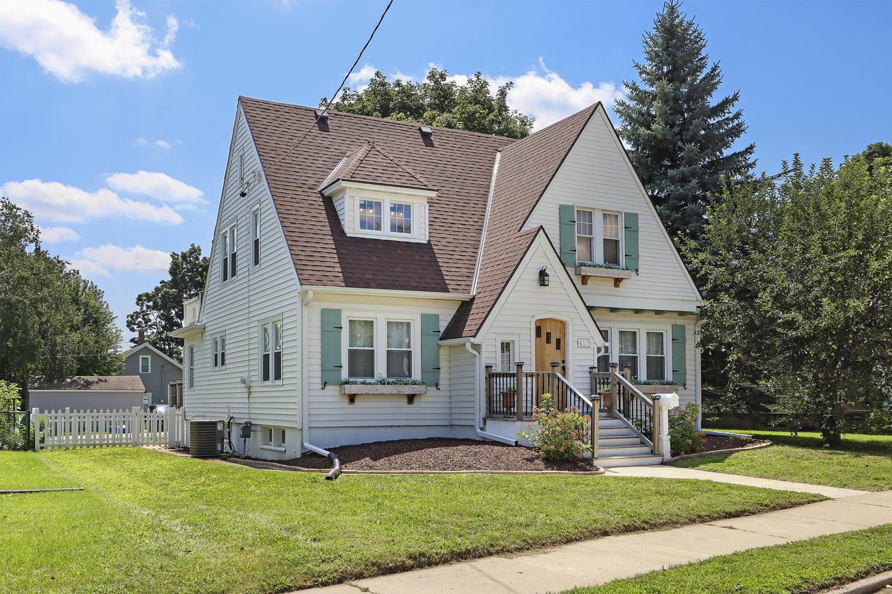 417 W State St, Burlington, WI 53105
