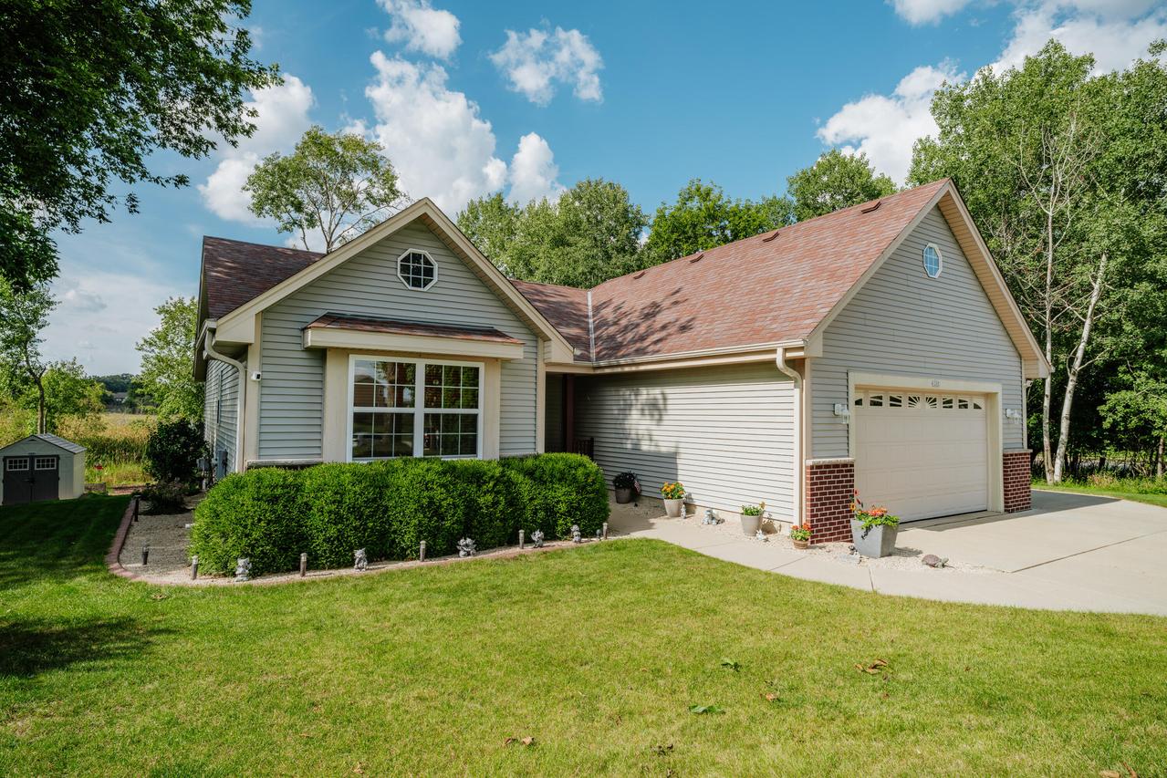 1203 S Wilson Ave, Hartford, WI 53027