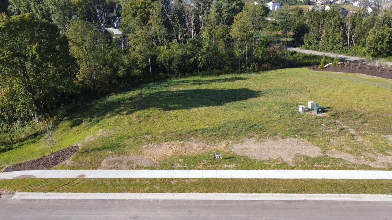 N51W19119 Quietwood Dr #LOT#17, Menomonee Falls, WI 53051