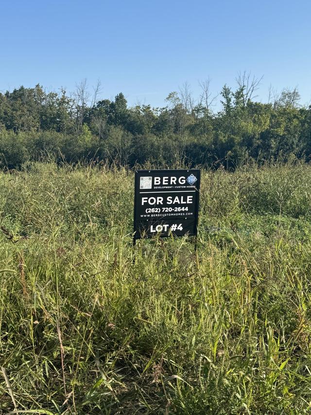 N51W18938 Quietwood Dr #Lot #4, Menomonee Falls, WI 53051