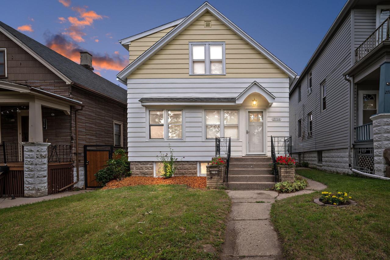 2714 S 15th St, Milwaukee, WI 53215