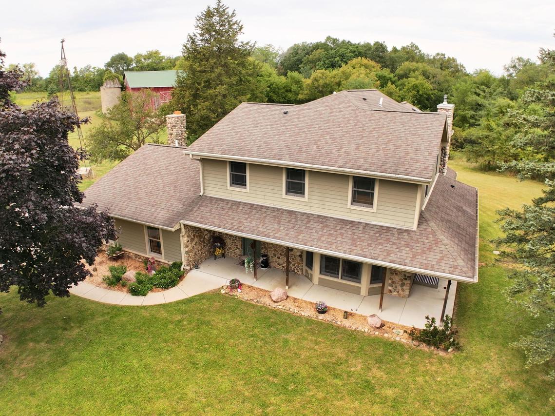 283 St Augustine Rd, Erin, WI 53017