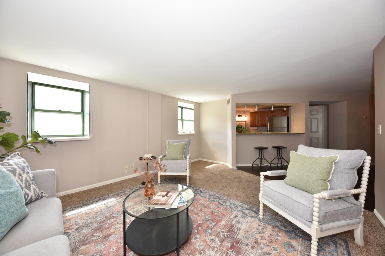 270 E Highland Ave #214, Milwaukee, WI 53202