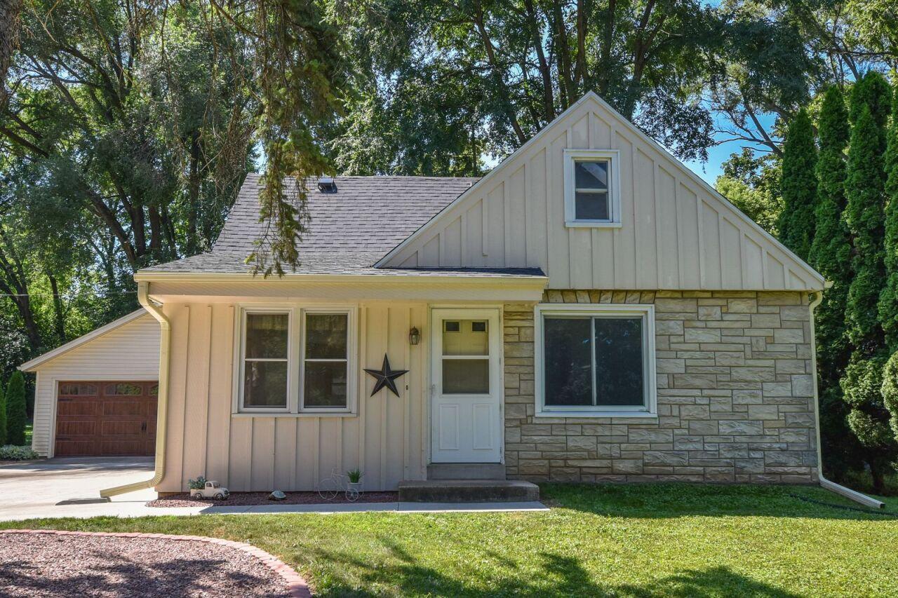 11007 W Wells St, Wauwatosa, WI 53226