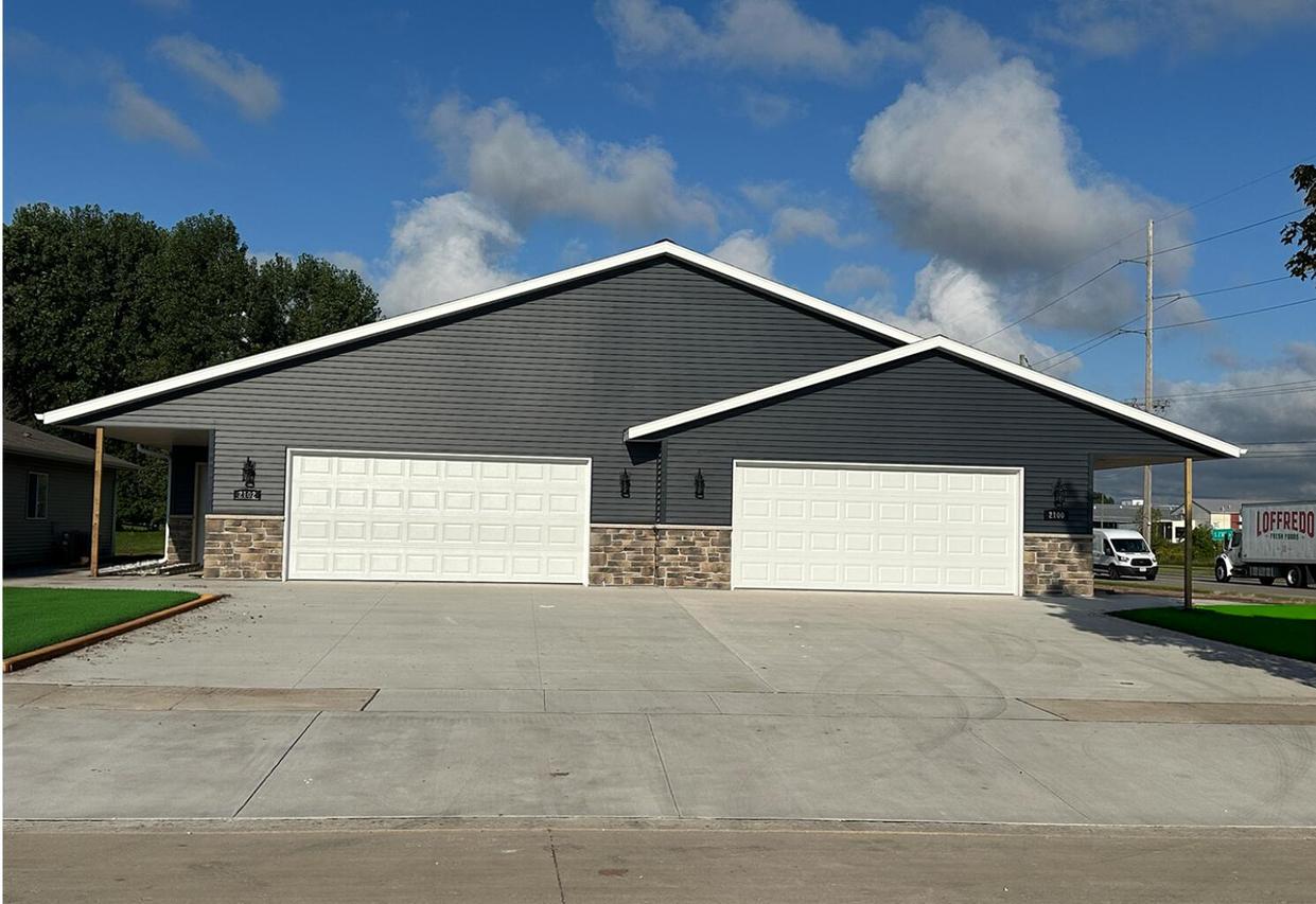 2100 S 21st St, Manitowoc, WI 54220