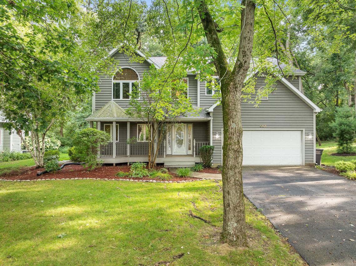 553 Forest Glen, Fontana, WI 53125