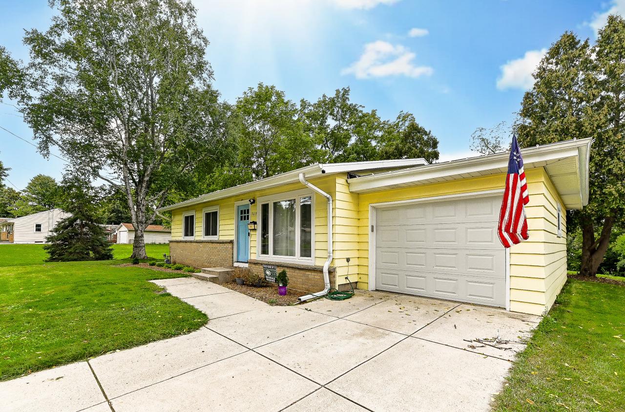 5619 Exeter St, Greendale, WI 53129