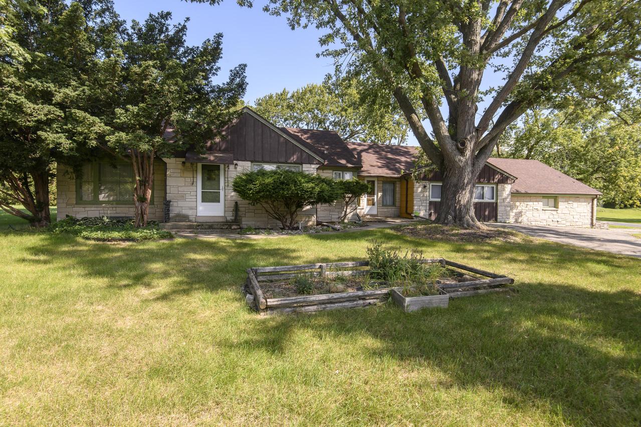 10208 W Spencer Pl, Milwaukee, WI 53224