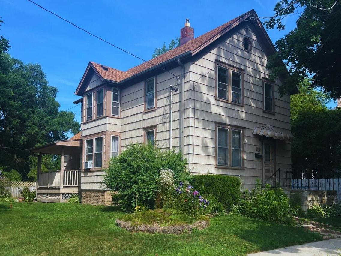 3922 6th Ave, Kenosha, WI 53140