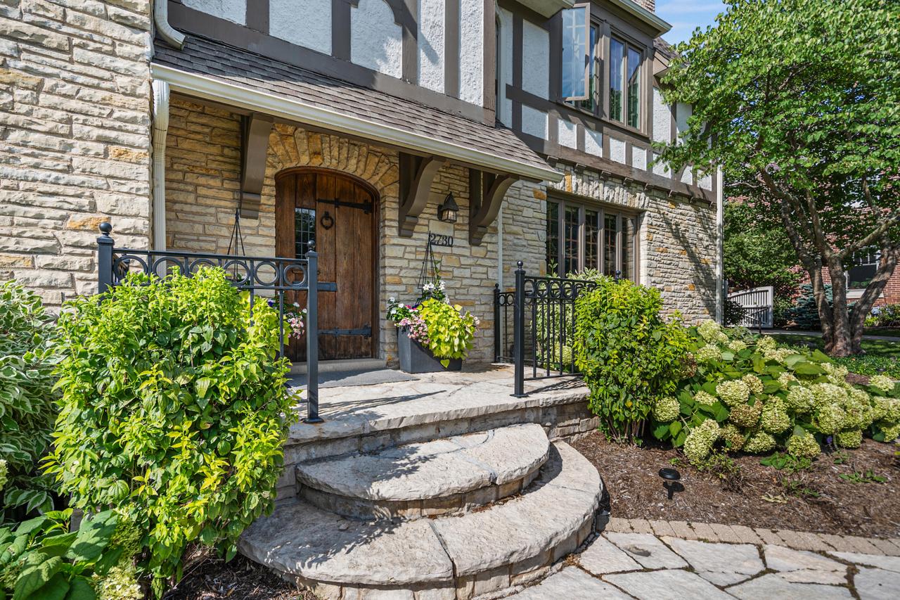 2730 E Menlo Blvd, Shorewood, WI 53211